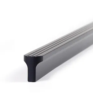Мебельная ручка SHELL RS064BL.4/320